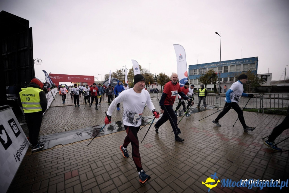 Marsz nordic walking - Bieg Niepodległości z PKO Bankiem Polskim 2017 (I)