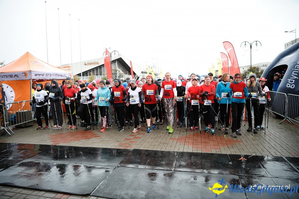 Marsz nordic walking - Bieg Niepodległości z PKO Bankiem Polskim 2017 (I)
