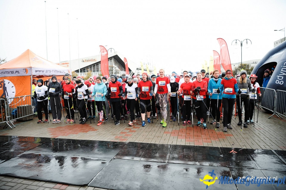 Marsz nordic walking - Bieg Niepodległości z PKO Bankiem Polskim 2017 (I)
