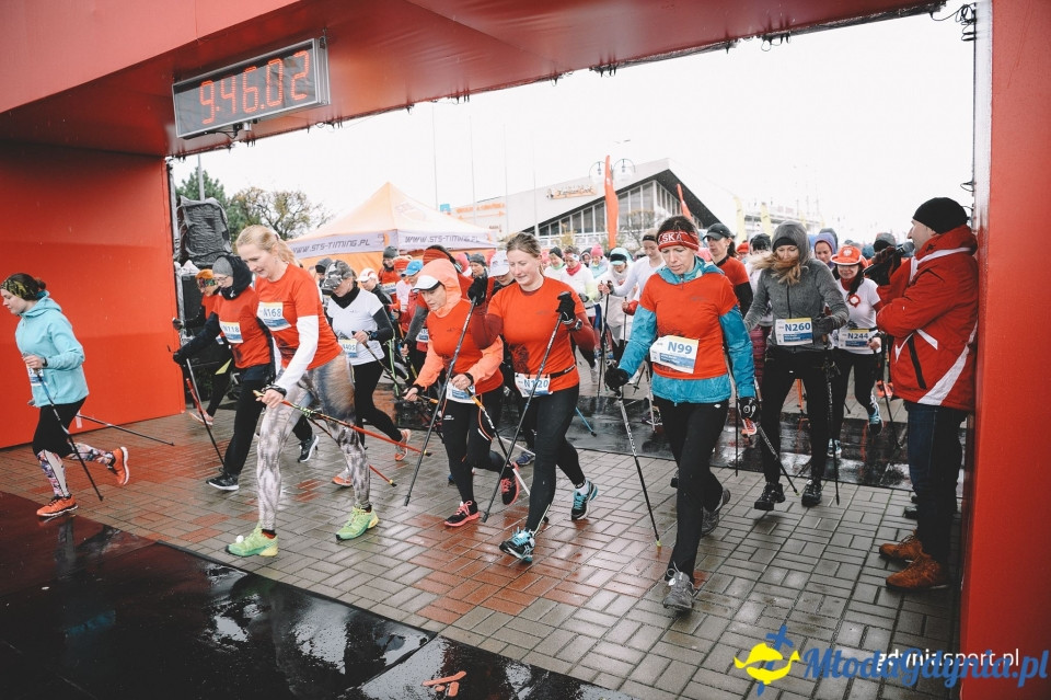 Marsz nordic walking - Bieg Niepodległości z PKO Bankiem Polskim 2017 (I)