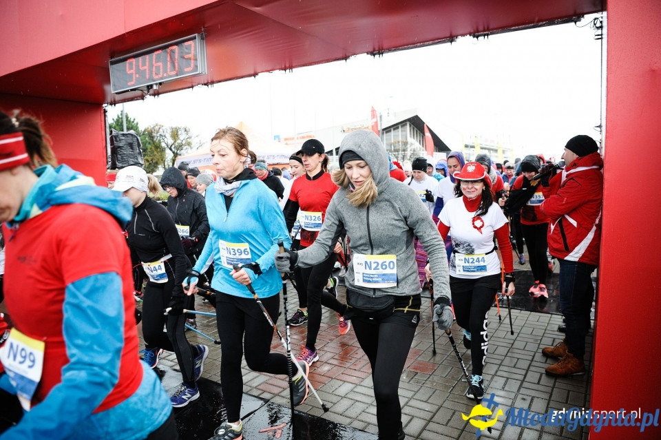 Marsz nordic walking - Bieg Niepodległości z PKO Bankiem Polskim 2017 (I)