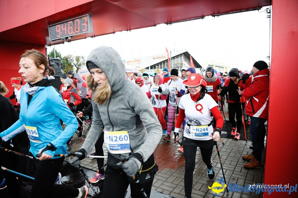 Marsz nordic walking - Bieg Niepodległości z PKO Bankiem Polskim 2017 (I)