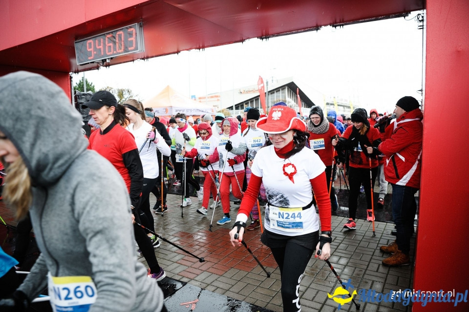 Marsz nordic walking - Bieg Niepodległości z PKO Bankiem Polskim 2017 (I)