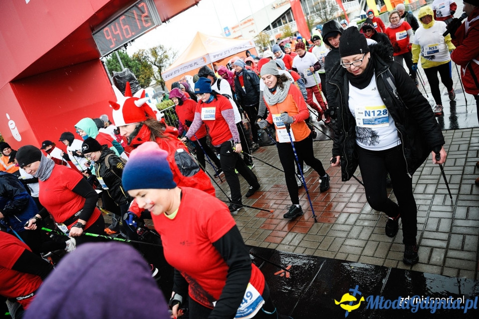 Marsz nordic walking - Bieg Niepodległości z PKO Bankiem Polskim 2017 (I)