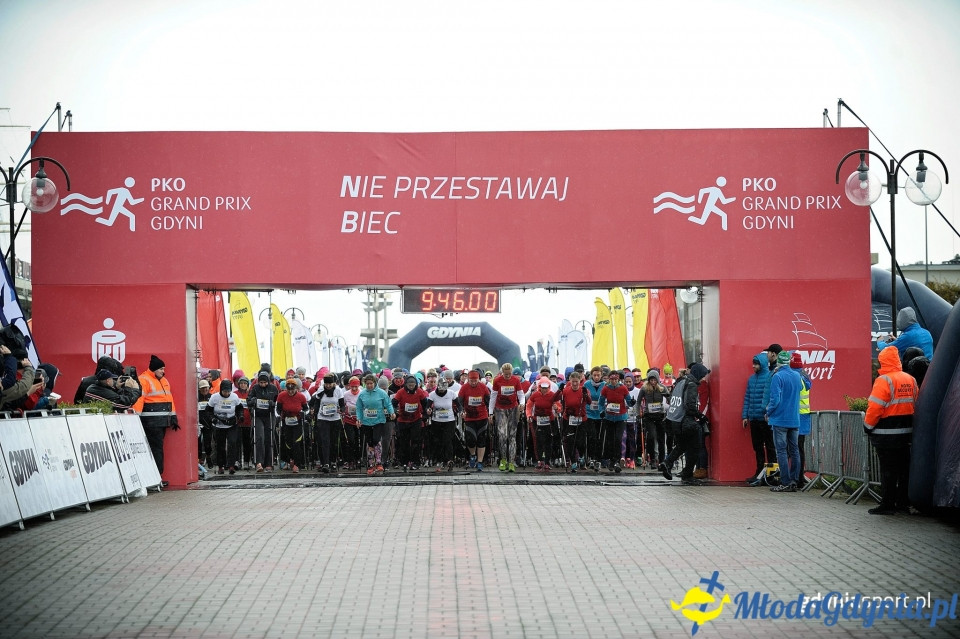 Marsz nordic walking - Bieg Niepodległości z PKO Bankiem Polskim 2017 (I)