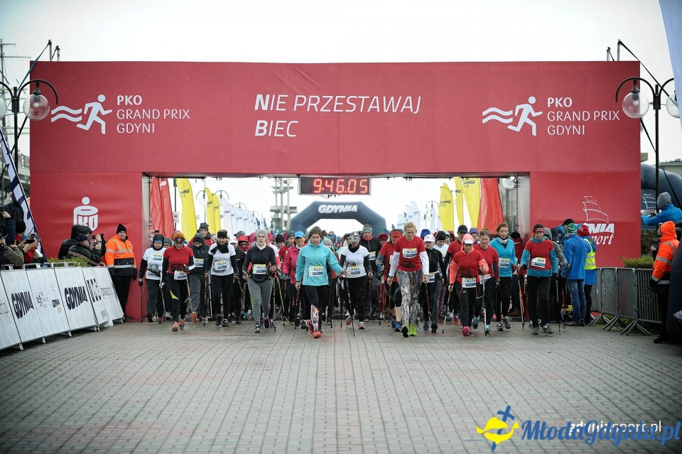 Marsz nordic walking - Bieg Niepodległości z PKO Bankiem Polskim 2017 (I)