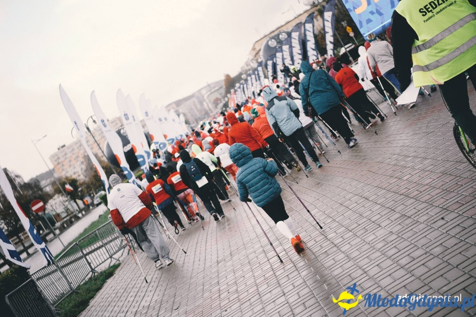 Marsz nordic walking - Bieg Niepodległości z PKO Bankiem Polskim 2017 (I)