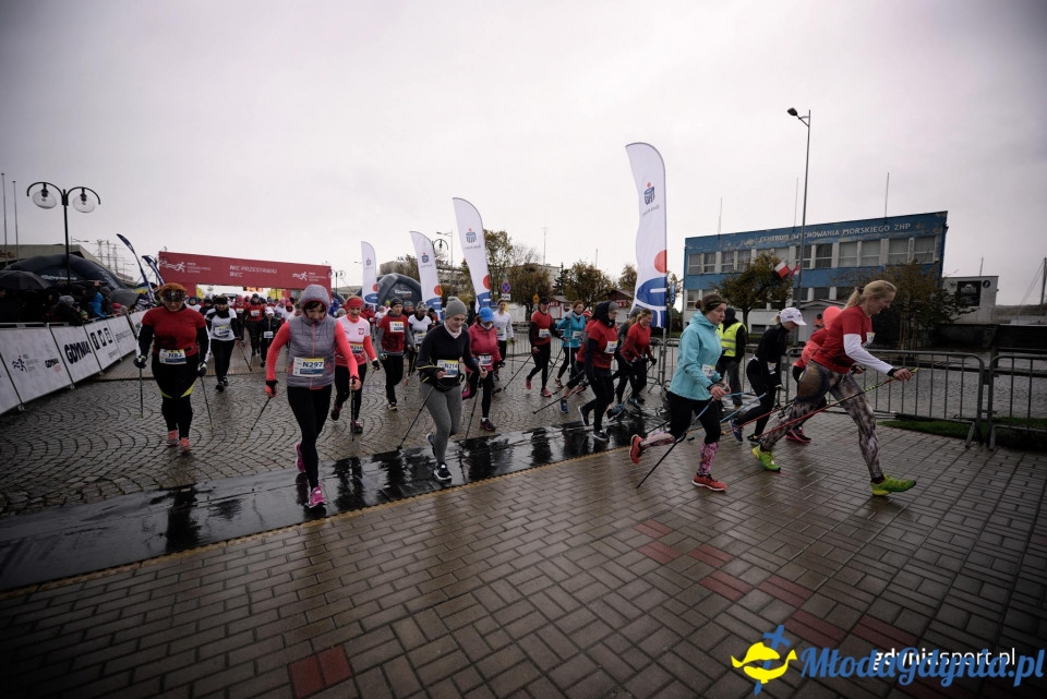 Marsz nordic walking - Bieg Niepodległości z PKO Bankiem Polskim 2017 (I)