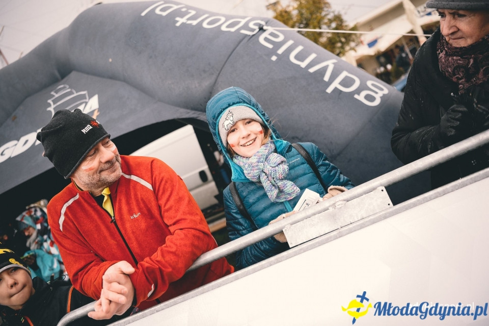 Marsz nordic walking - Bieg Niepodległości z PKO Bankiem Polskim 2017 (I)