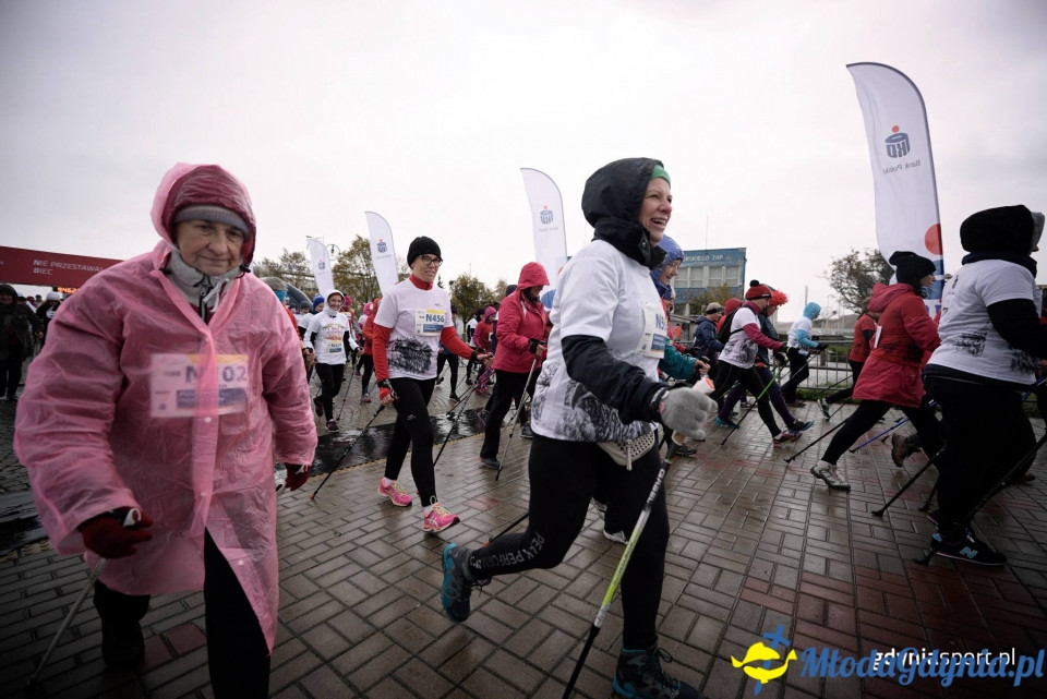 Marsz nordic walking - Bieg Niepodległości z PKO Bankiem Polskim 2017 (I)