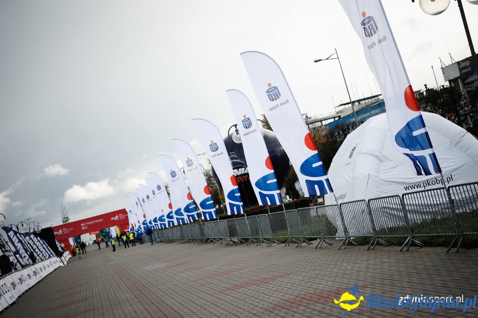 Marsz nordic walking - Bieg Niepodległości z PKO Bankiem Polskim 2017 (I)