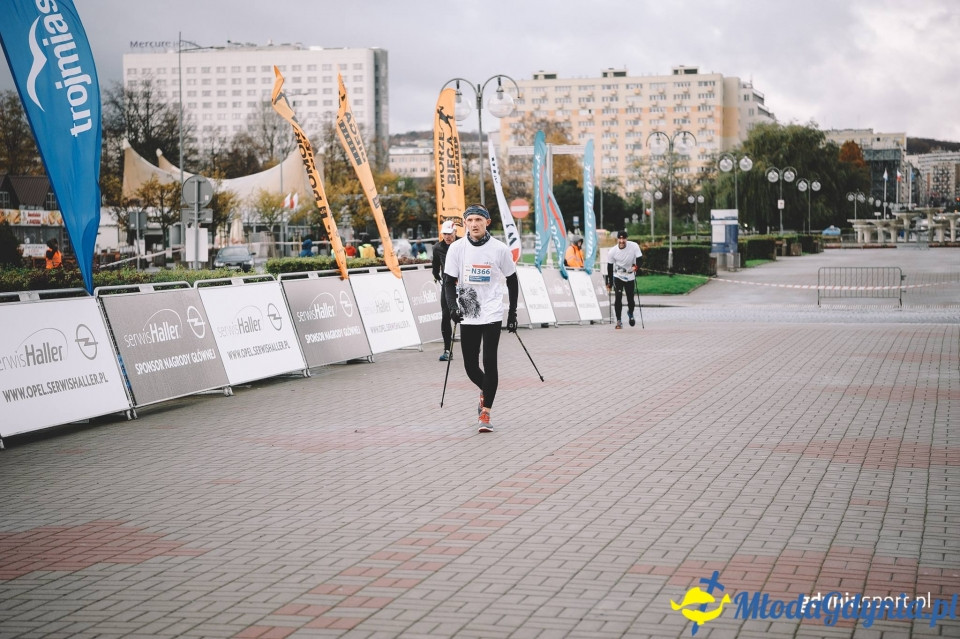 Marsz nordic walking - Bieg Niepodległości z PKO Bankiem Polskim 2017 (I)