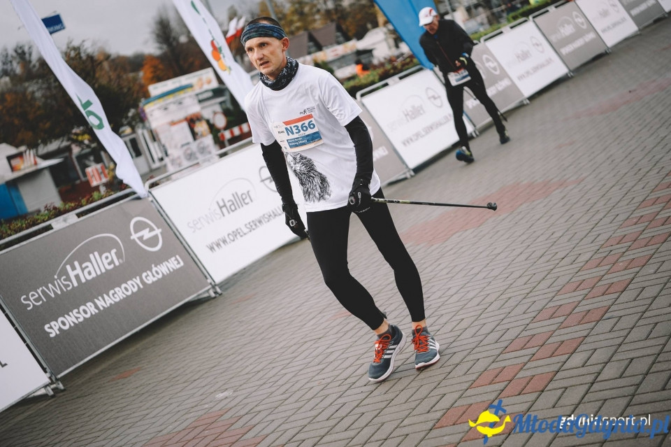 Marsz nordic walking - Bieg Niepodległości z PKO Bankiem Polskim 2017 (I)