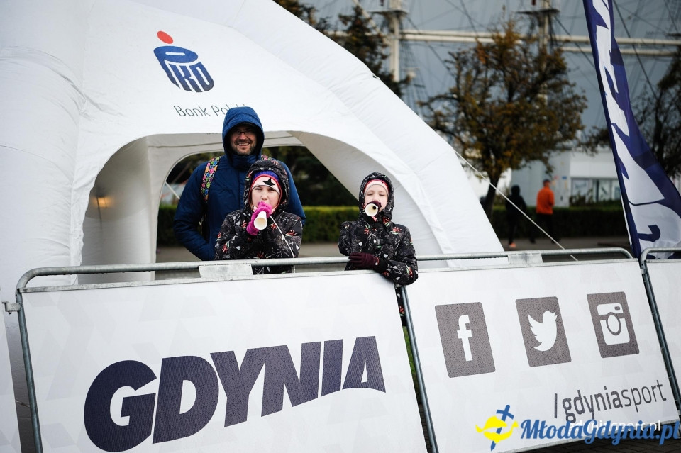 Marsz nordic walking - Bieg Niepodległości z PKO Bankiem Polskim 2017 (II)