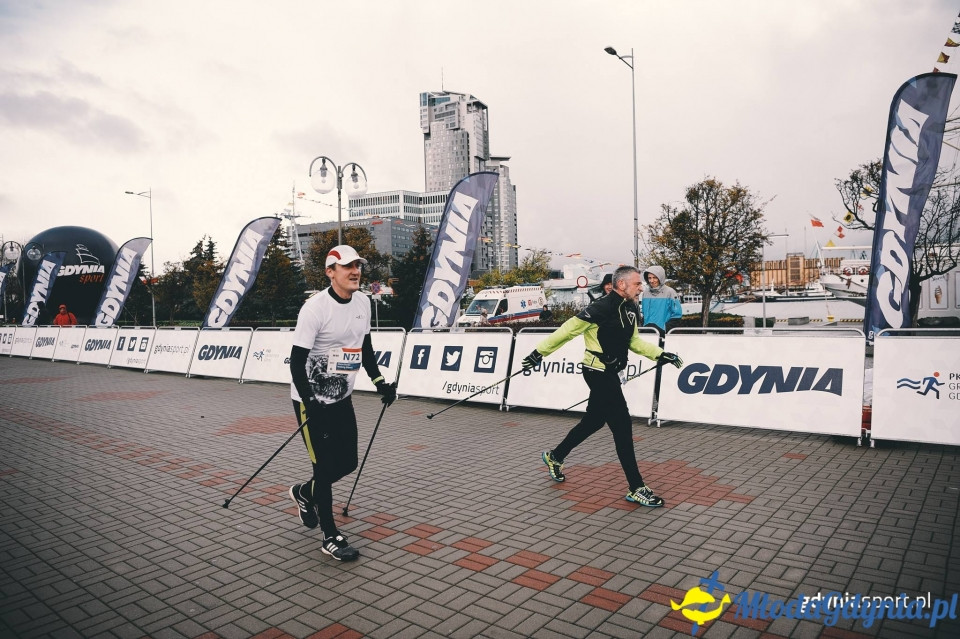 Marsz nordic walking - Bieg Niepodległości z PKO Bankiem Polskim 2017 (II)