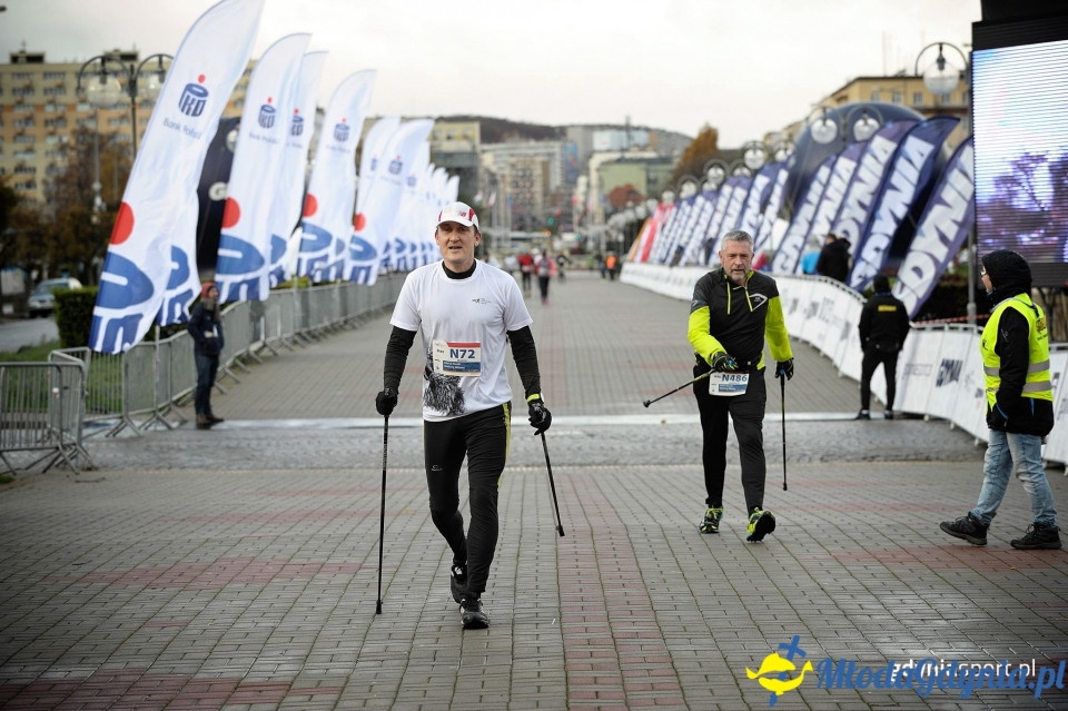 Marsz nordic walking - Bieg Niepodległości z PKO Bankiem Polskim 2017 (II)