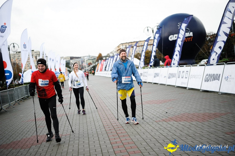Marsz nordic walking - Bieg Niepodległości z PKO Bankiem Polskim 2017 (II)