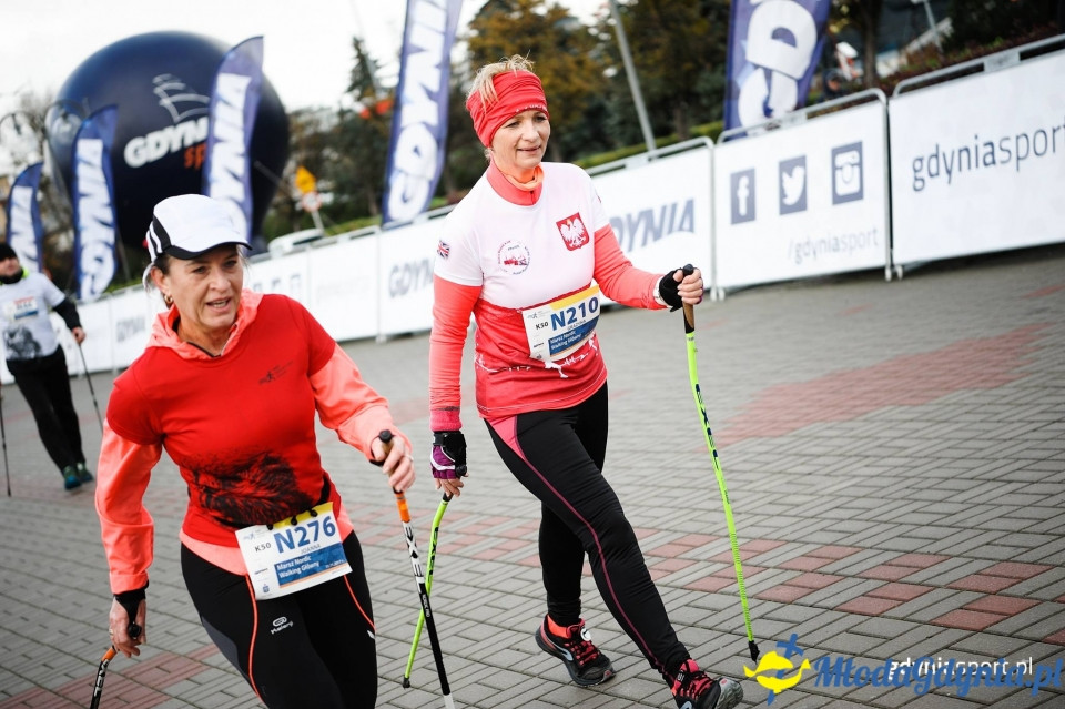 Marsz nordic walking - Bieg Niepodległości z PKO Bankiem Polskim 2017 (II)
