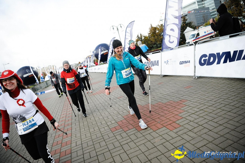 Marsz nordic walking - Bieg Niepodległości z PKO Bankiem Polskim 2017 (II)