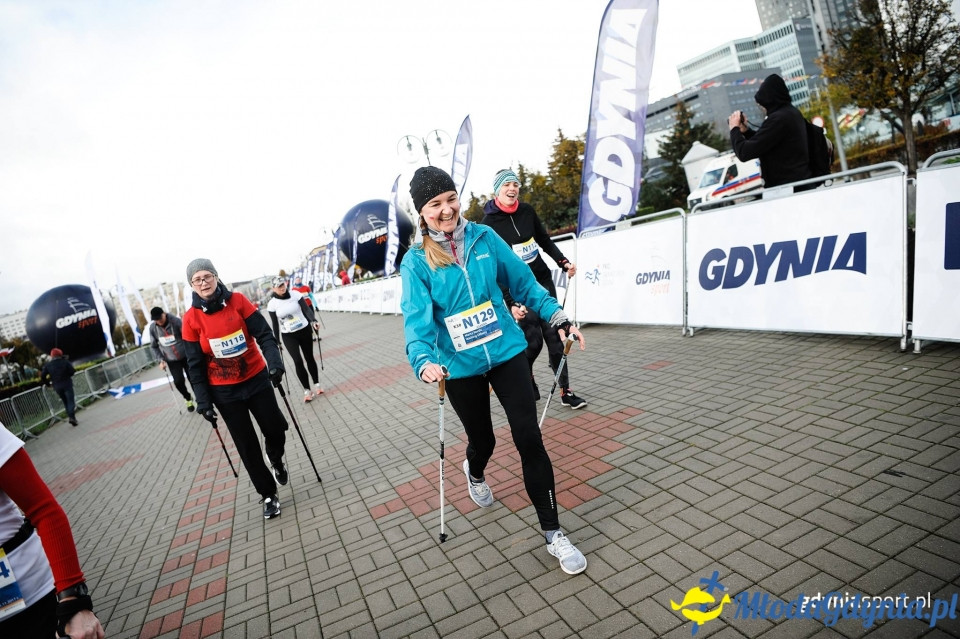 Marsz nordic walking - Bieg Niepodległości z PKO Bankiem Polskim 2017 (II)