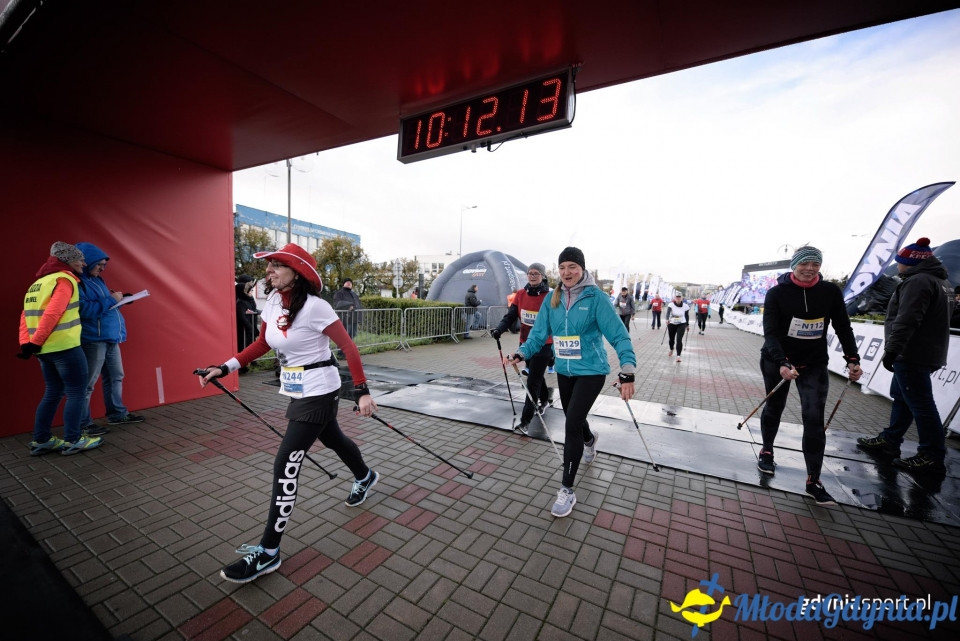 Marsz nordic walking - Bieg Niepodległości z PKO Bankiem Polskim 2017 (II)