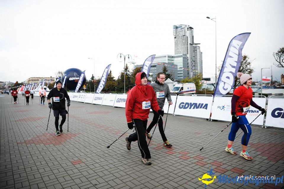 Marsz nordic walking - Bieg Niepodległości z PKO Bankiem Polskim 2017 (II)