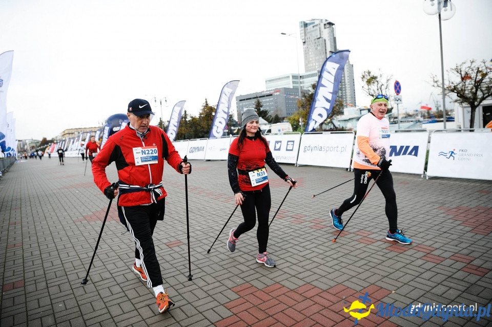 Marsz nordic walking - Bieg Niepodległości z PKO Bankiem Polskim 2017 (II)