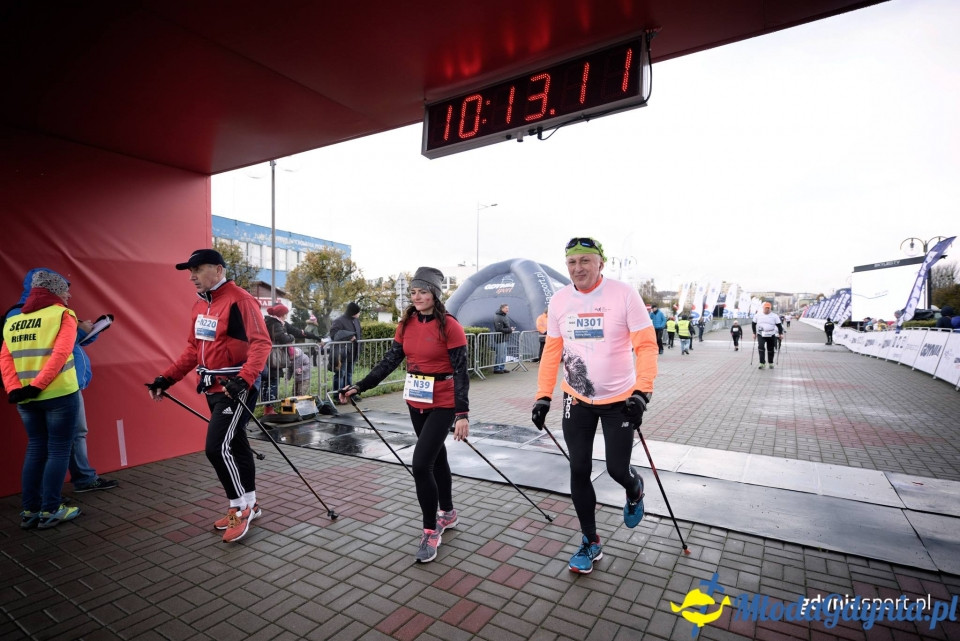 Marsz nordic walking - Bieg Niepodległości z PKO Bankiem Polskim 2017 (II)