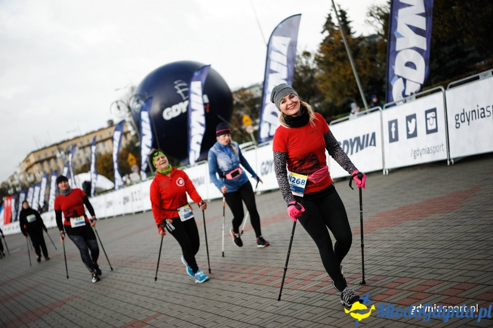 Marsz nordic walking - Bieg Niepodległości z PKO Bankiem Polskim 2017 (II)