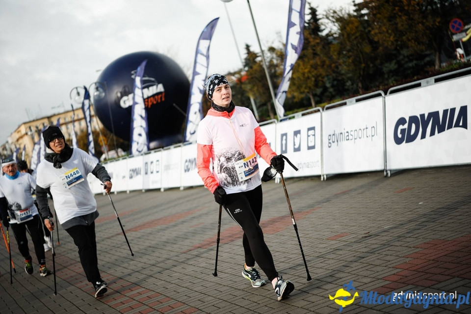 Marsz nordic walking - Bieg Niepodległości z PKO Bankiem Polskim 2017 (II)