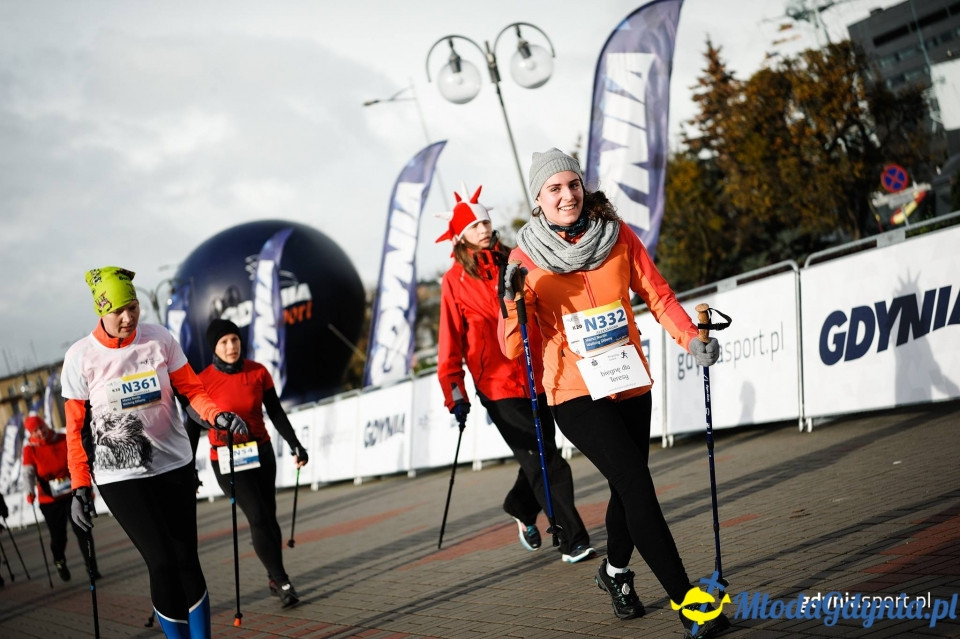 Marsz nordic walking - Bieg Niepodległości z PKO Bankiem Polskim 2017 (II)