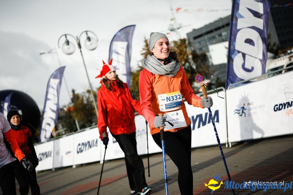 Marsz nordic walking - Bieg Niepodległości z PKO Bankiem Polskim 2017 (II)