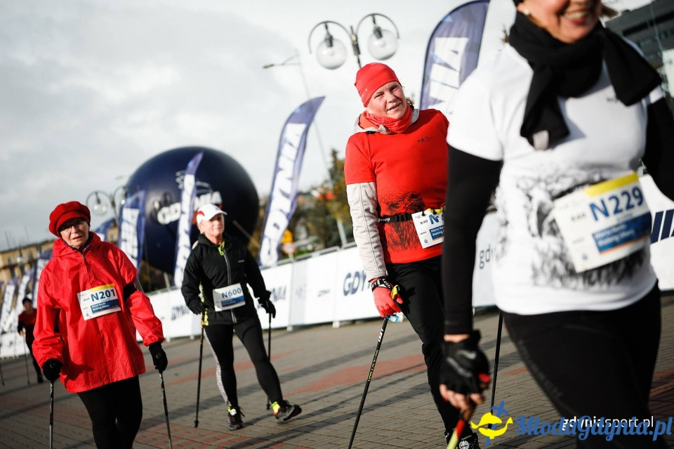 Marsz nordic walking - Bieg Niepodległości z PKO Bankiem Polskim 2017 (II)