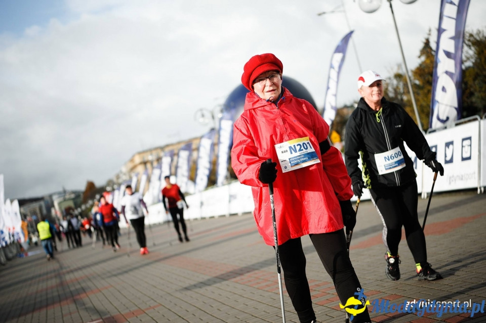 Marsz nordic walking - Bieg Niepodległości z PKO Bankiem Polskim 2017 (II)