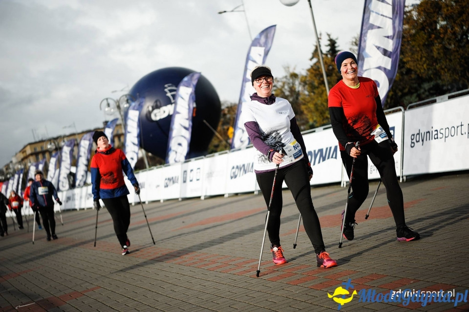 Marsz nordic walking - Bieg Niepodległości z PKO Bankiem Polskim 2017 (II)