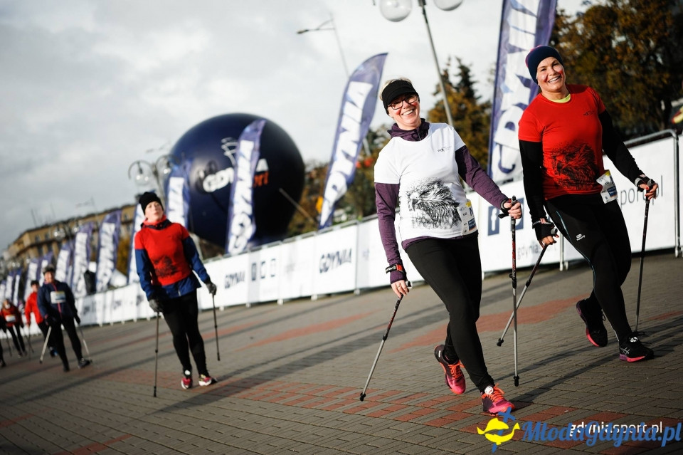 Marsz nordic walking - Bieg Niepodległości z PKO Bankiem Polskim 2017 (II)