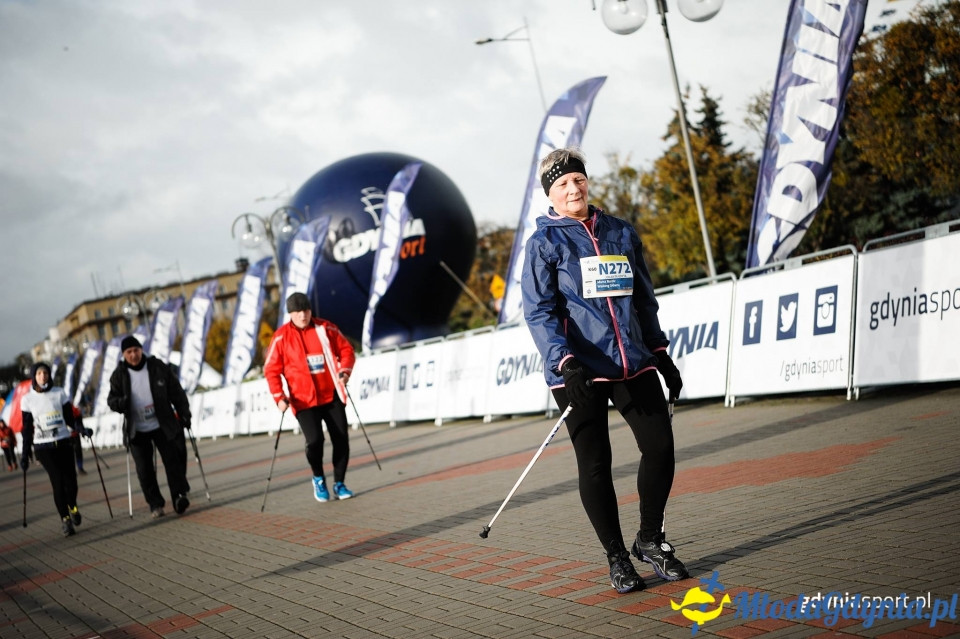 Marsz nordic walking - Bieg Niepodległości z PKO Bankiem Polskim 2017 (II)