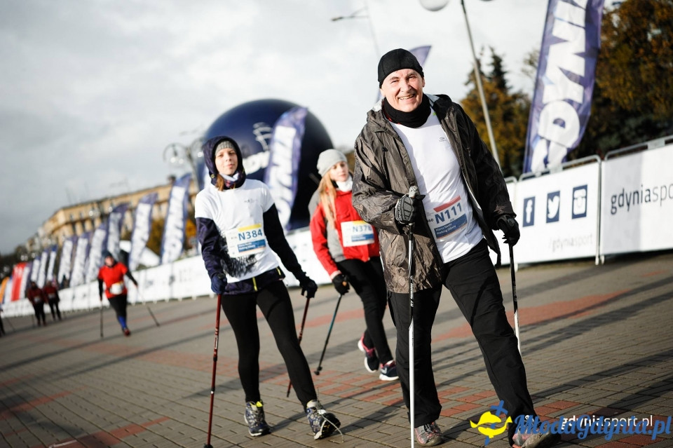 Marsz nordic walking - Bieg Niepodległości z PKO Bankiem Polskim 2017 (II)