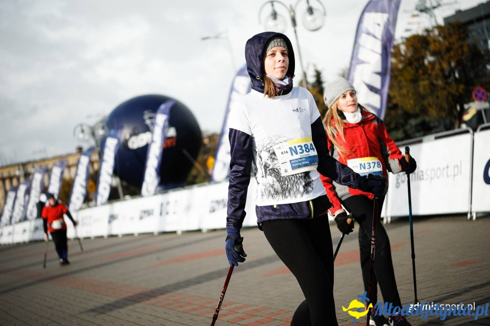 Marsz nordic walking - Bieg Niepodległości z PKO Bankiem Polskim 2017 (II)