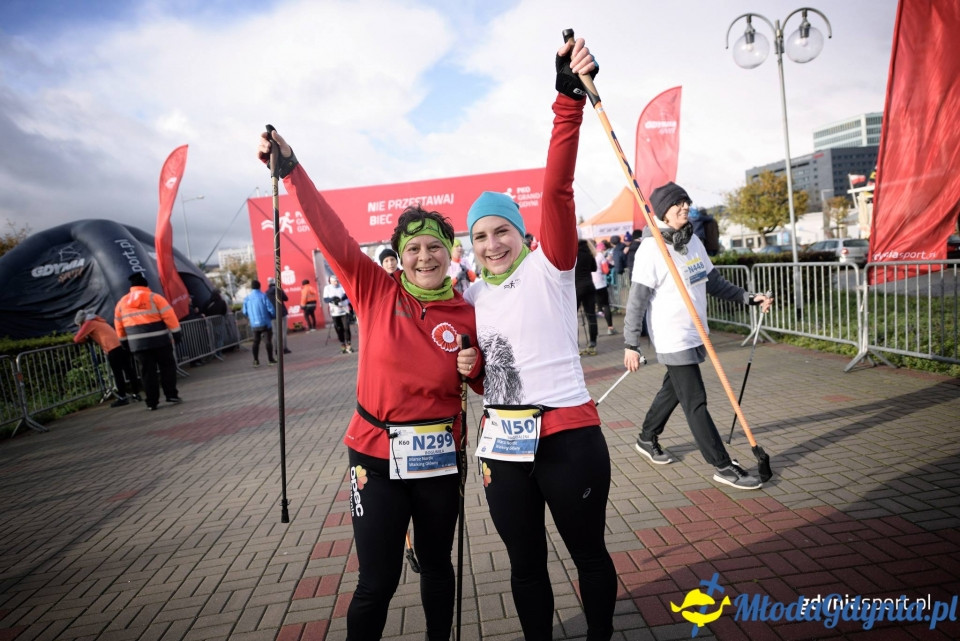 Marsz nordic walking - Bieg Niepodległości z PKO Bankiem Polskim 2017 (II)