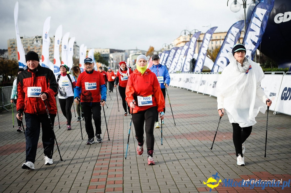 Marsz nordic walking - Bieg Niepodległości z PKO Bankiem Polskim 2017 (II)