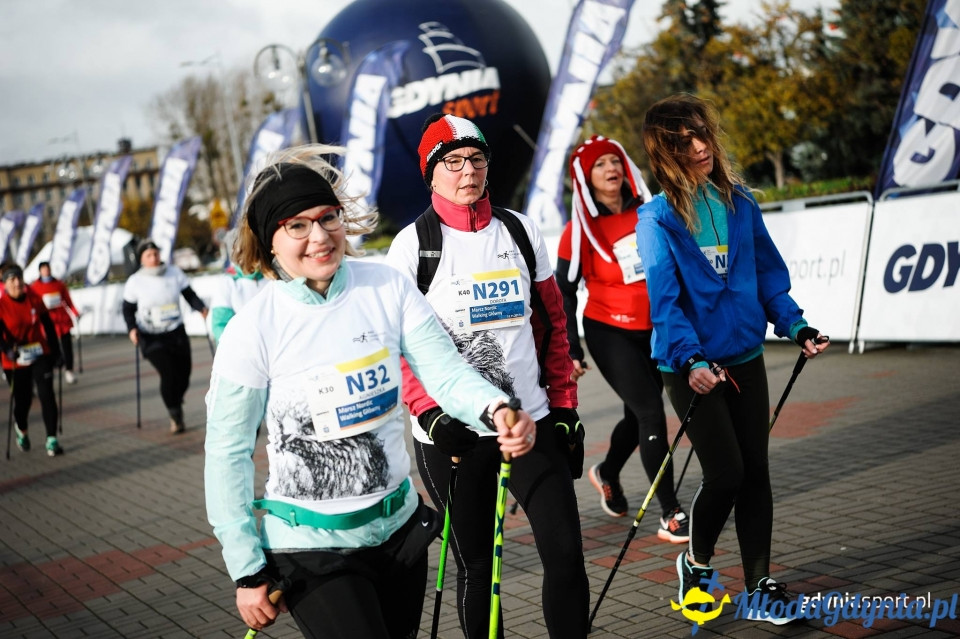 Marsz nordic walking - Bieg Niepodległości z PKO Bankiem Polskim 2017 (II)