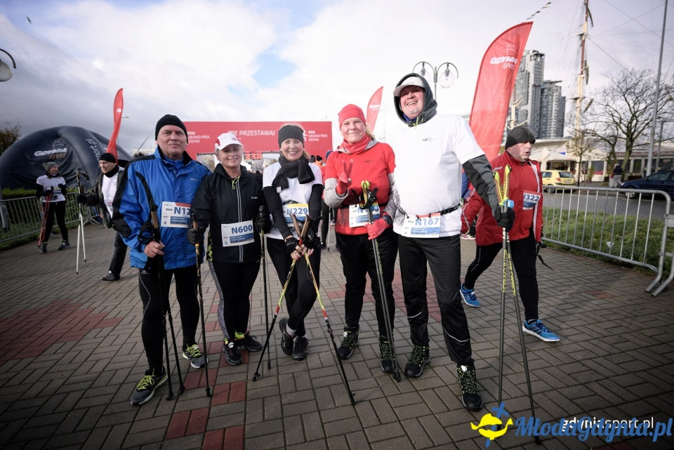 Marsz nordic walking - Bieg Niepodległości z PKO Bankiem Polskim 2017 (II)
