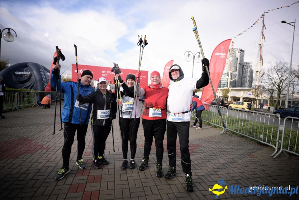 Marsz nordic walking - Bieg Niepodległości z PKO Bankiem Polskim 2017 (II)
