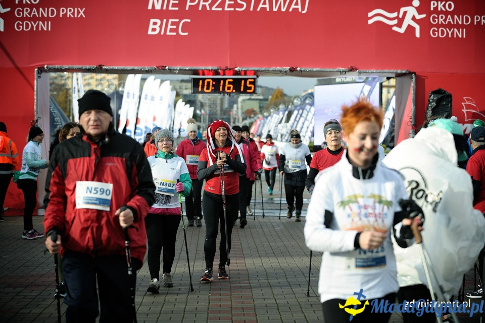 Marsz nordic walking - Bieg Niepodległości z PKO Bankiem Polskim 2017 (II)