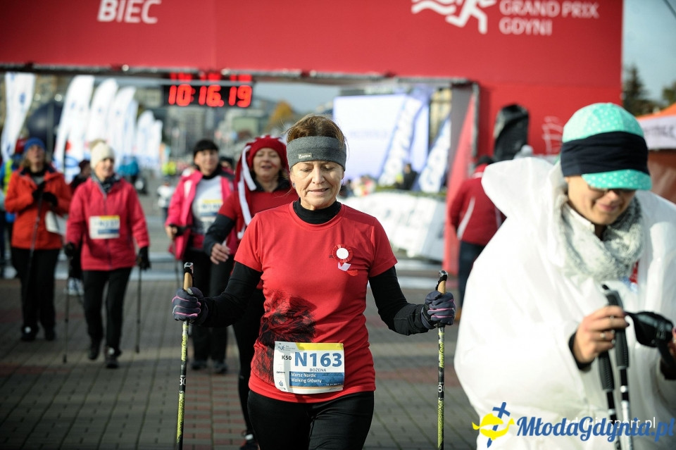 Marsz nordic walking - Bieg Niepodległości z PKO Bankiem Polskim 2017 (II)