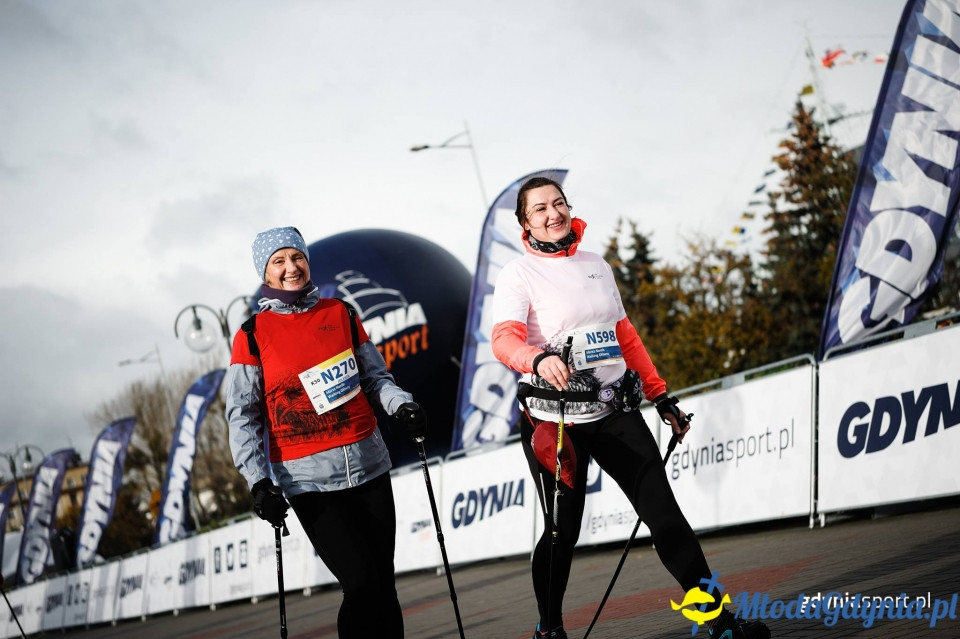 Marsz nordic walking - Bieg Niepodległości z PKO Bankiem Polskim 2017 (II)