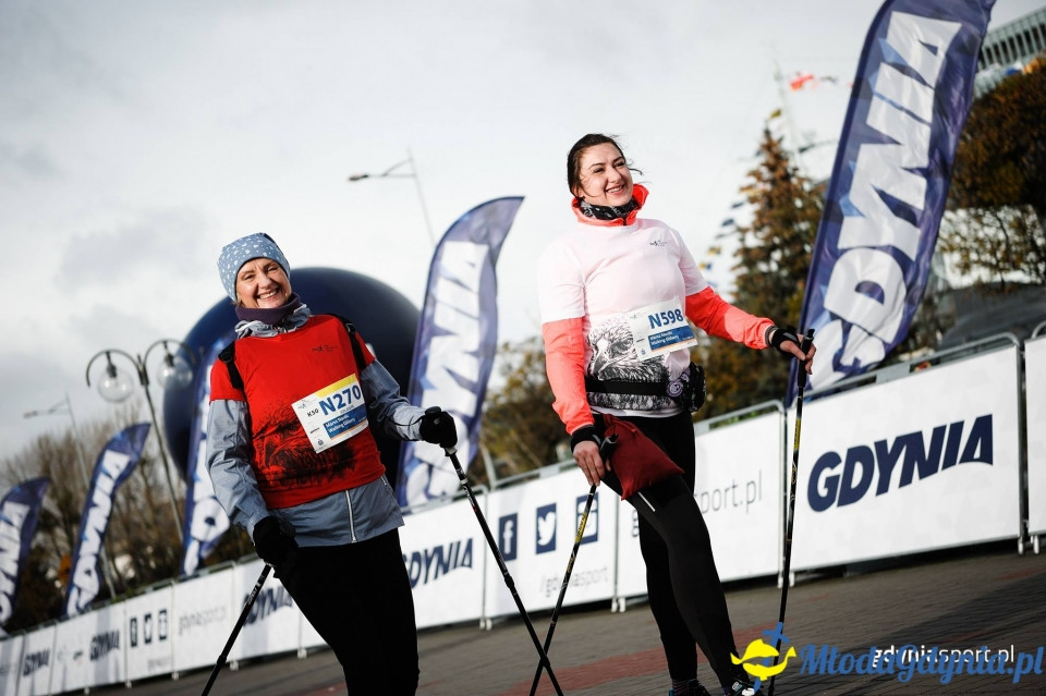 Marsz nordic walking - Bieg Niepodległości z PKO Bankiem Polskim 2017 (II)
