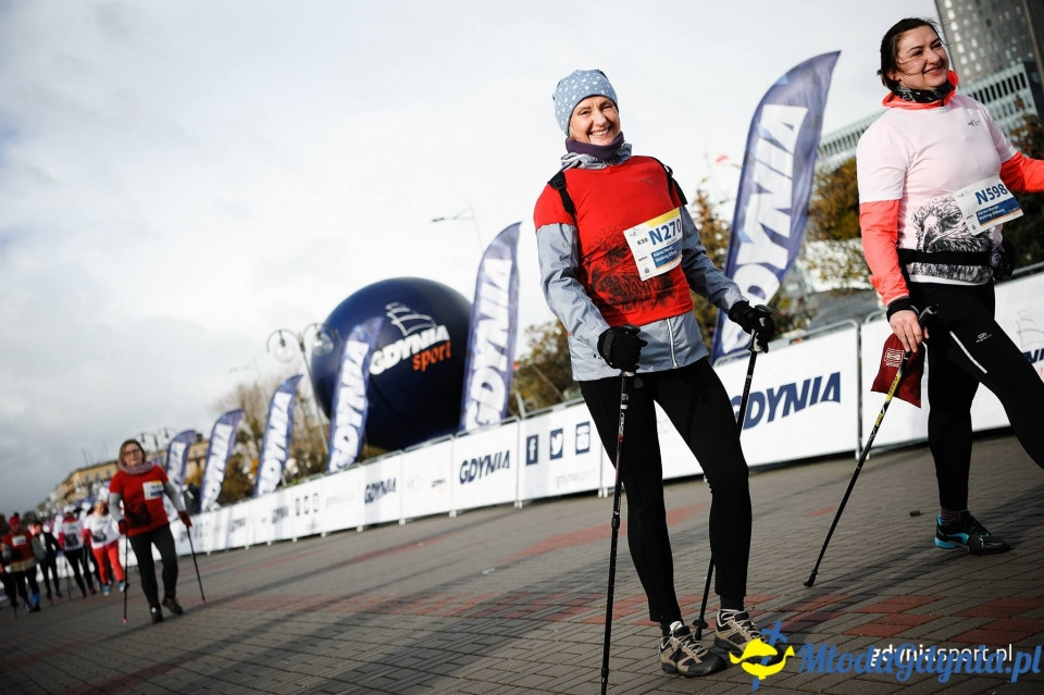 Marsz nordic walking - Bieg Niepodległości z PKO Bankiem Polskim 2017 (II)