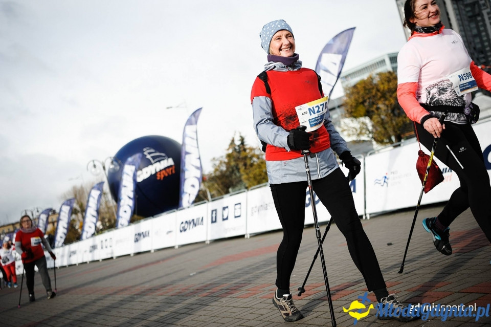 Marsz nordic walking - Bieg Niepodległości z PKO Bankiem Polskim 2017 (II)